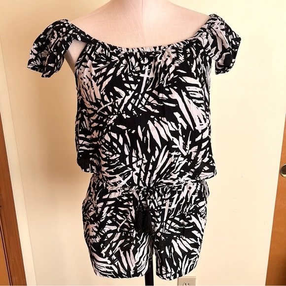 Aerie 2 piece top and shorts set size XS - Picture 2 of 10
